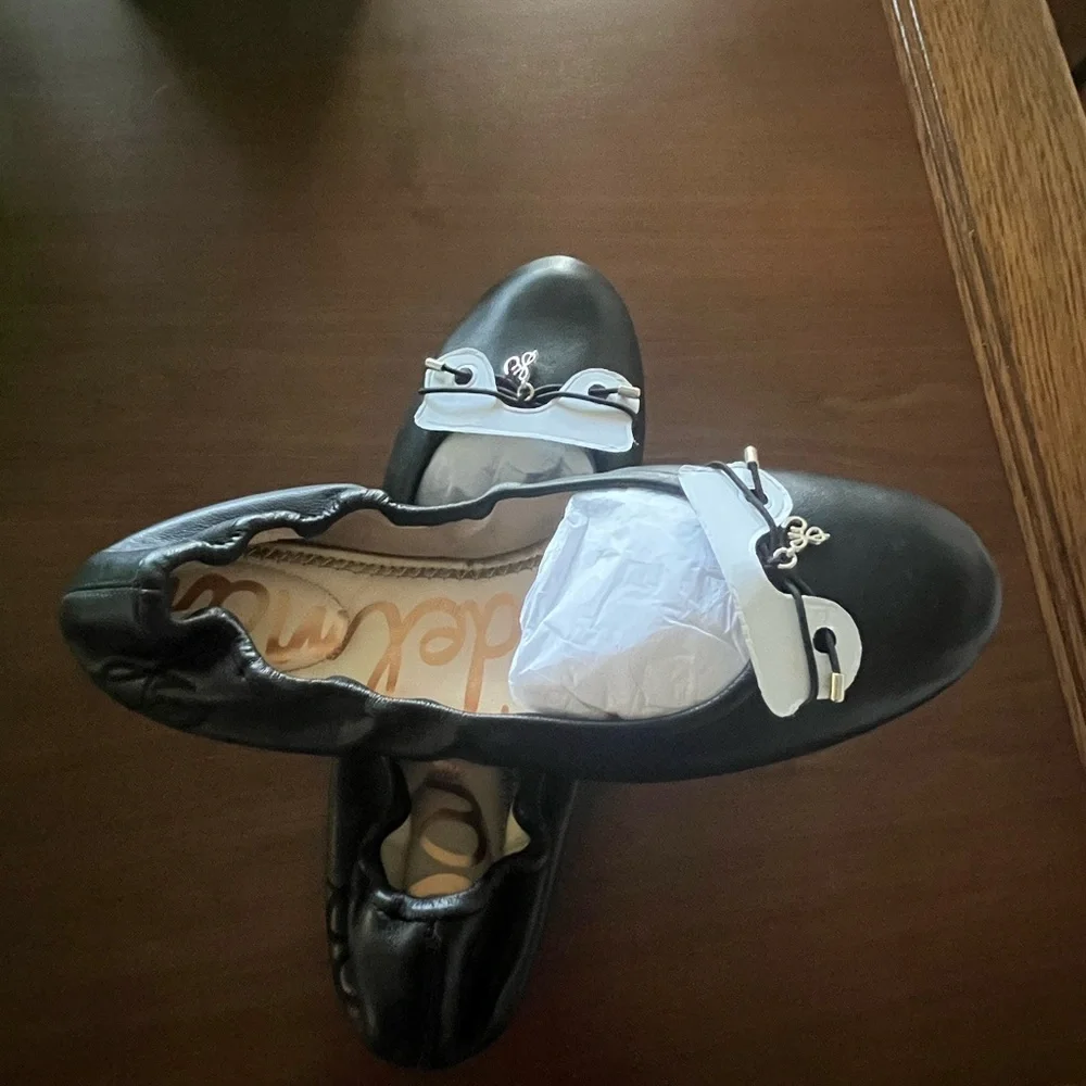 Sam Edelman Black Leather Flats - Picture 1 of 3